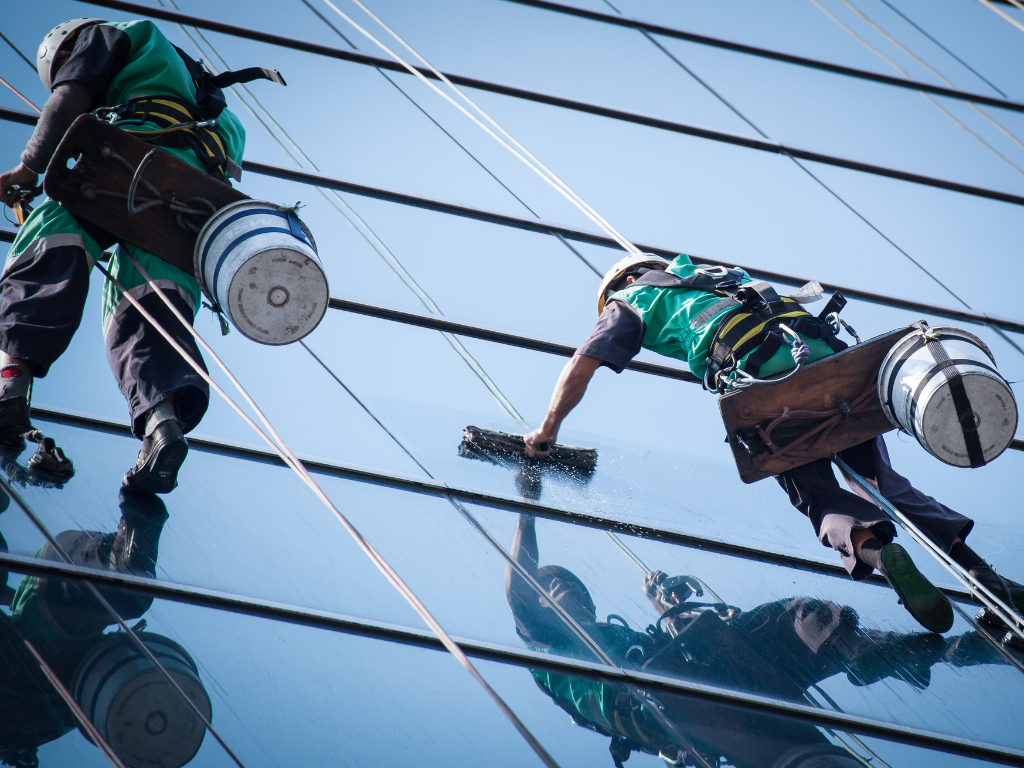 Residential vs. Commercial Window Cleaning